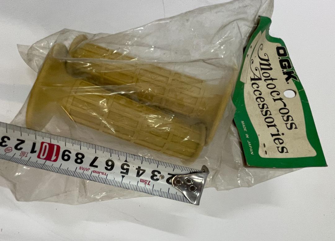 OGK モトクロス用グリップ 黄色　未開封