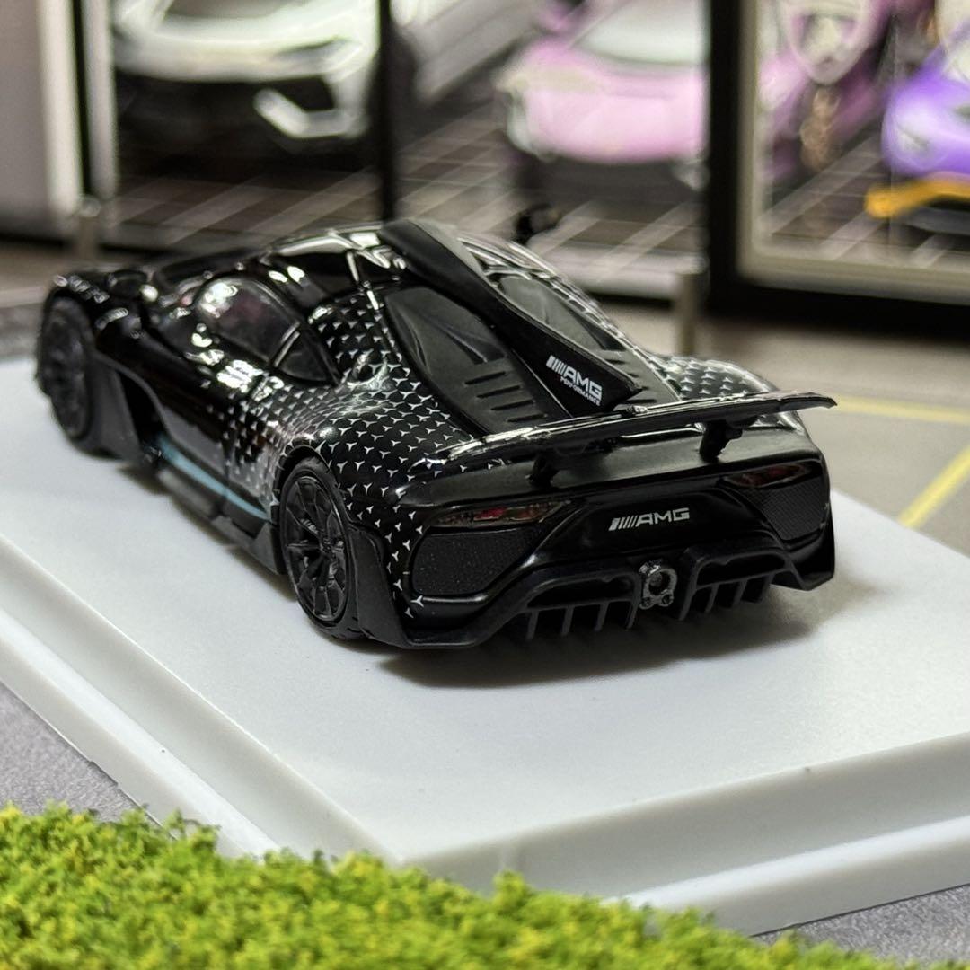 【レア】メルセデスAMG ONE1/64ミニカー ブラックロゴ入り