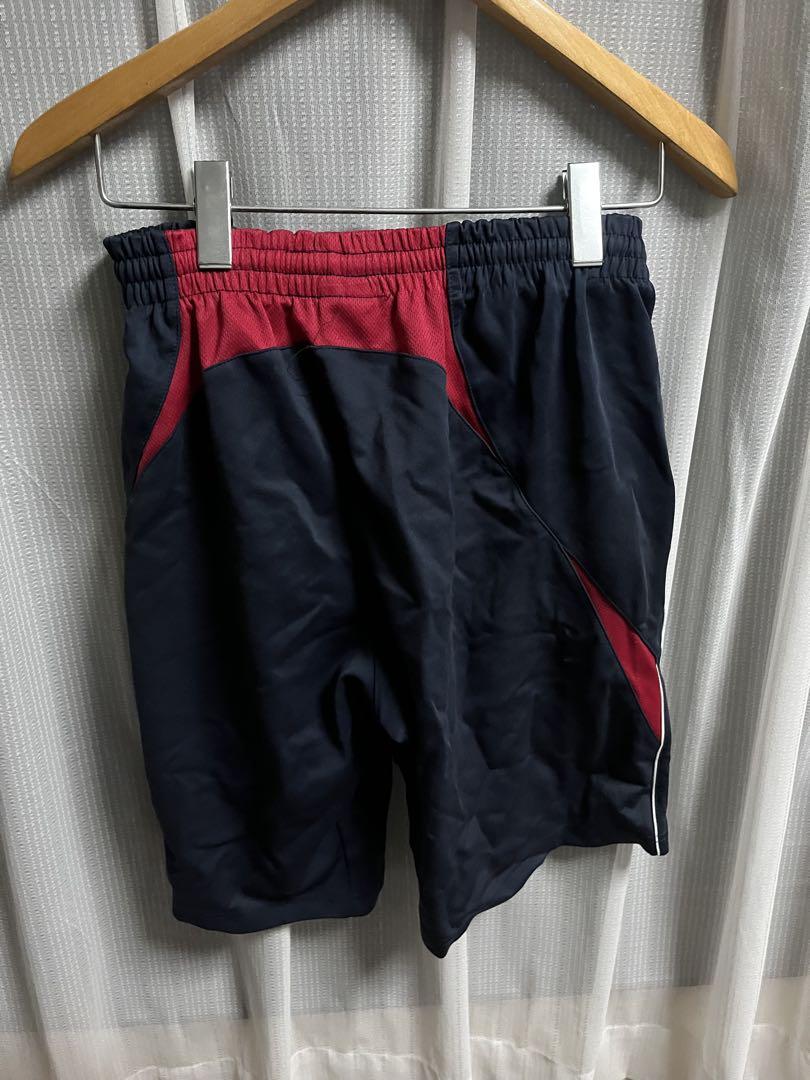 旧ファジアーノ岡山　長袖シャツとショートパンツ