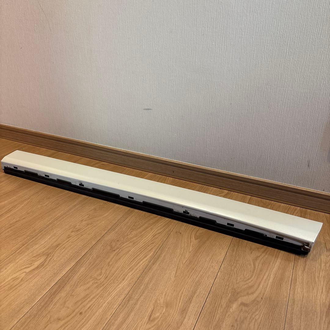 アルファード・ヴェルファイア30系 純正 パール070 右運転席ドア側