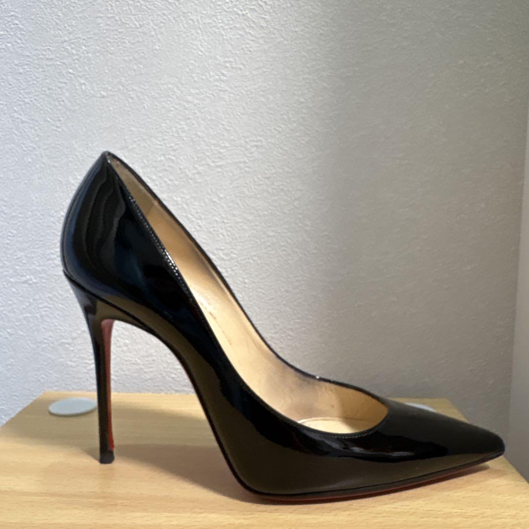 Christian Louboutin 黒 ポインテッドトゥ ハイヒール クリスチャンルブタン ハイヒール ポインテッドトゥ スタッズ 黒
