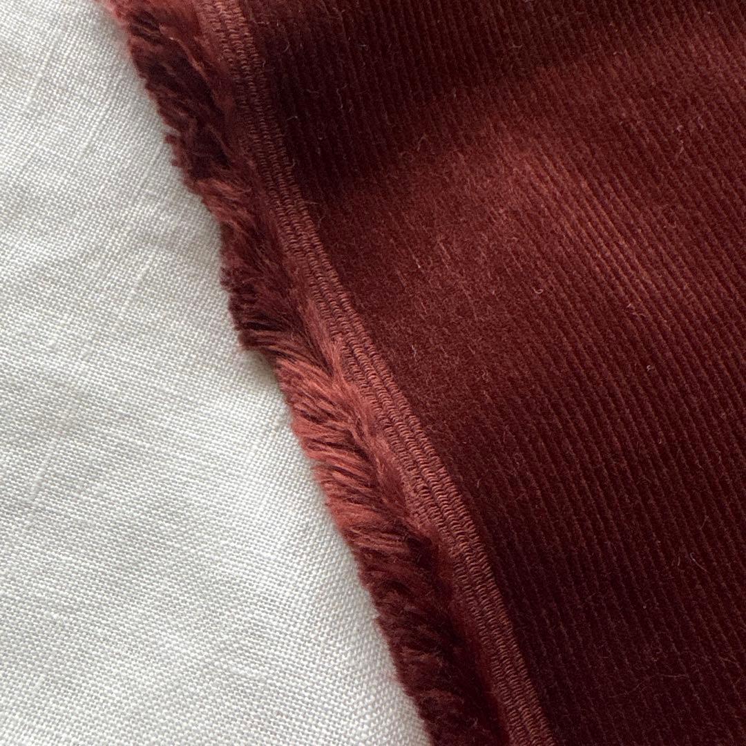 ソフトで柔らかな風合い肌触りよいコーデュロイ生地