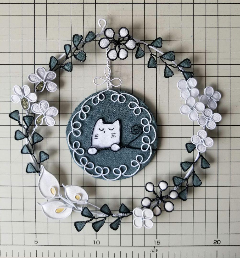 白いお花のリースおすましねこちゃんワイヤークラフト布細工ワイヤーアート 画像6