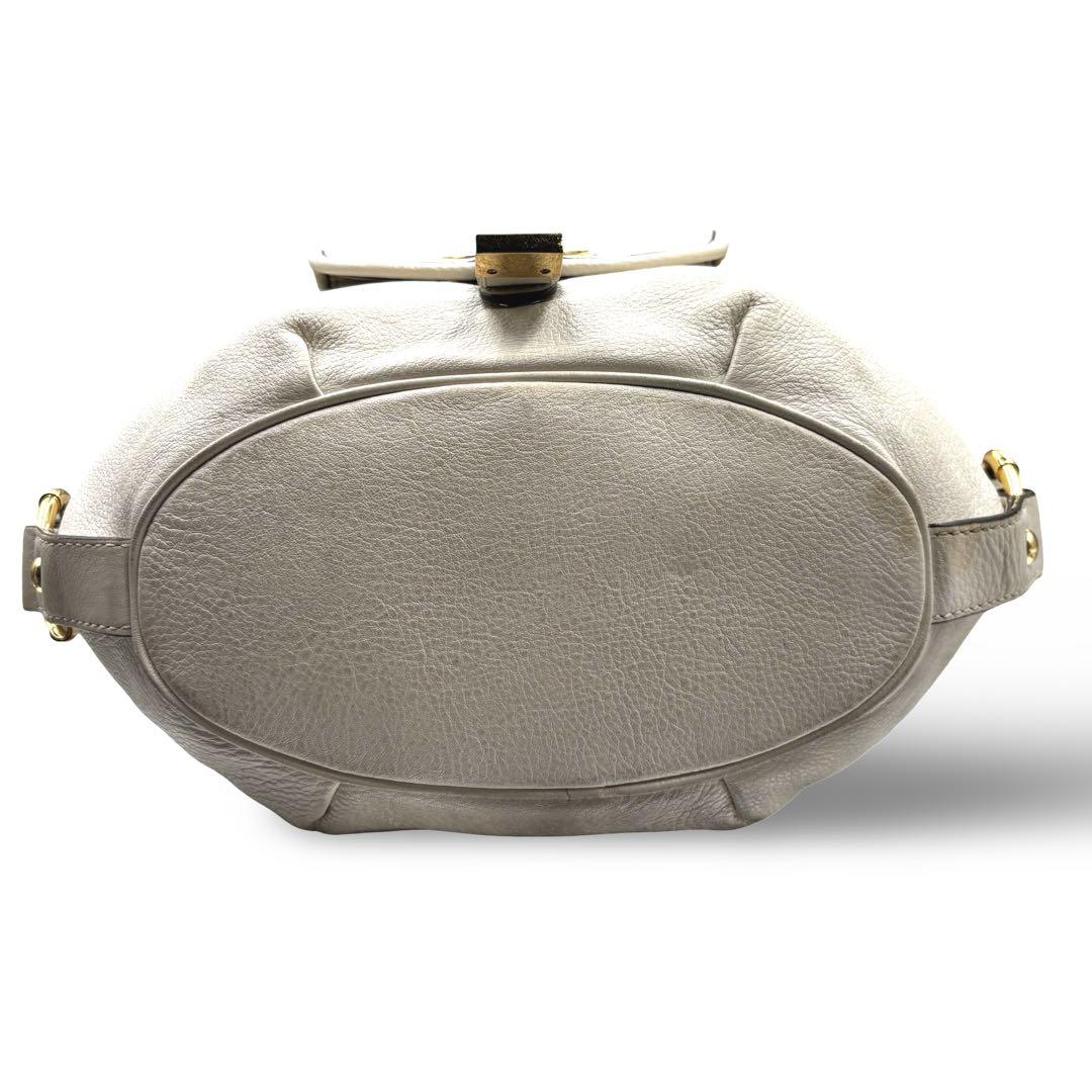 【良品】マイケルコース ショルダーバッグ ロゴ金具 オフホワイト 肩掛け 大容量 【良品】マイケルコース ショルダーバッグ ロゴ金具 オフホワイト 肩掛け 大容量