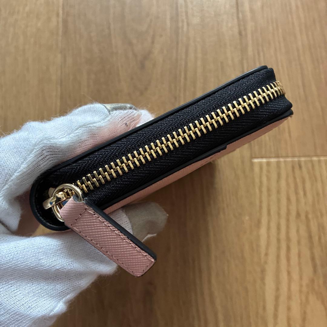 【未使用品】ヴェルサーチ ブラッシュカーフ ラウンドファスナー 折り財布 ピンク 【未使用品】ヴェルサーチ ブラッシュカーフ ラウンドファスナー 折り財布 ピンク