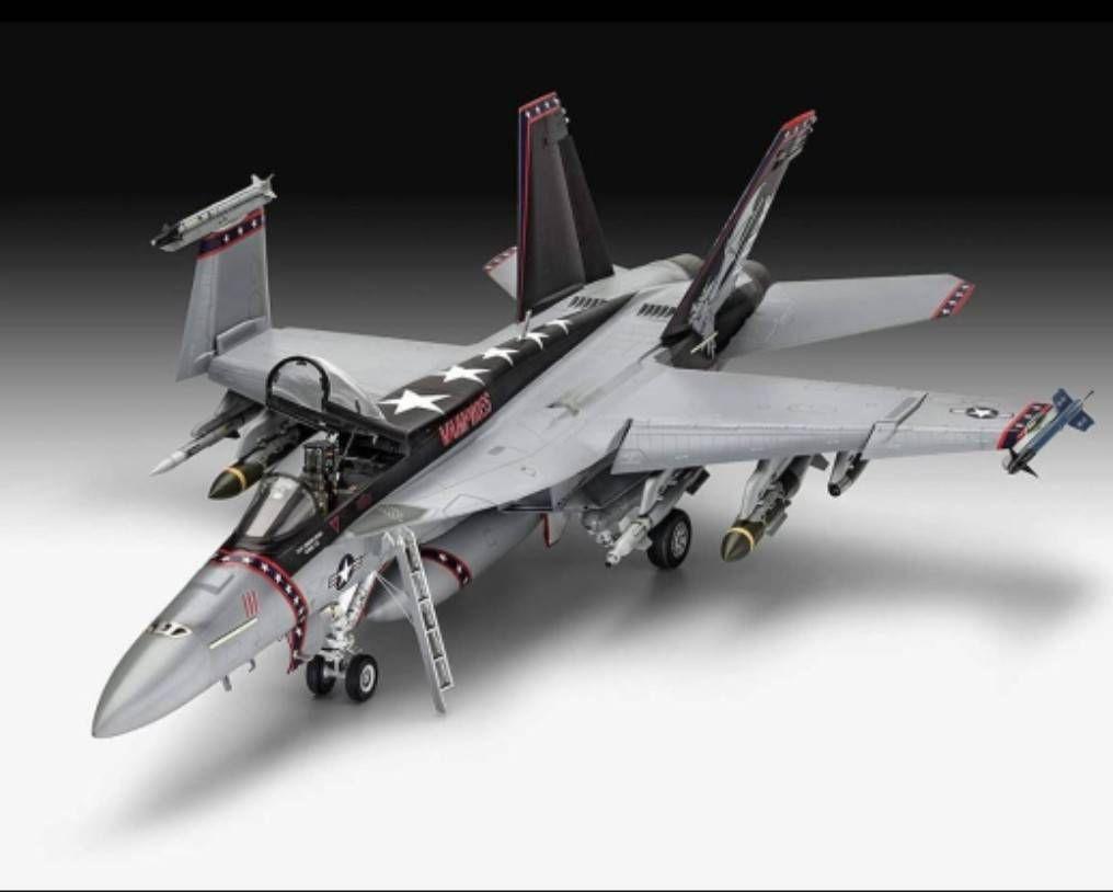 ドイツレベル 1/32 アメリカ海軍 F/A-18E スーパーホーネット ドイツレベル 1/32 アメリカ海軍 F/A-18E スーパーホーネット