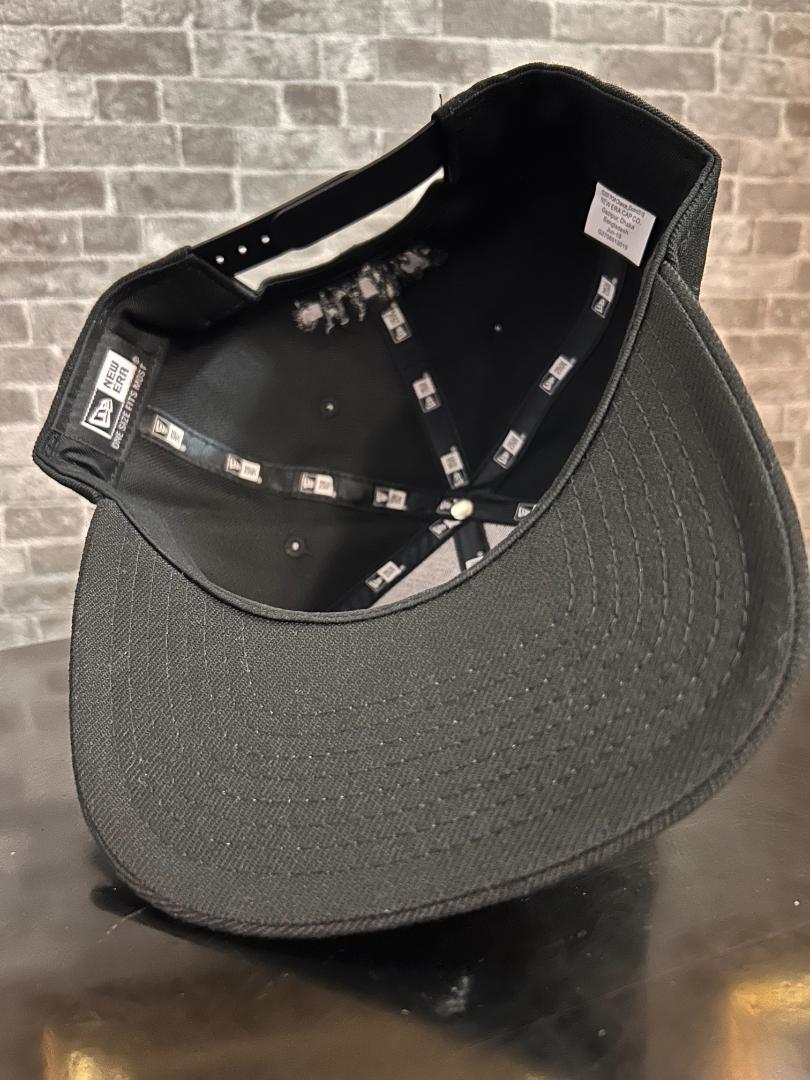 NEWERA×CHANCE THE RAPPERスナップバックキャップALLBK