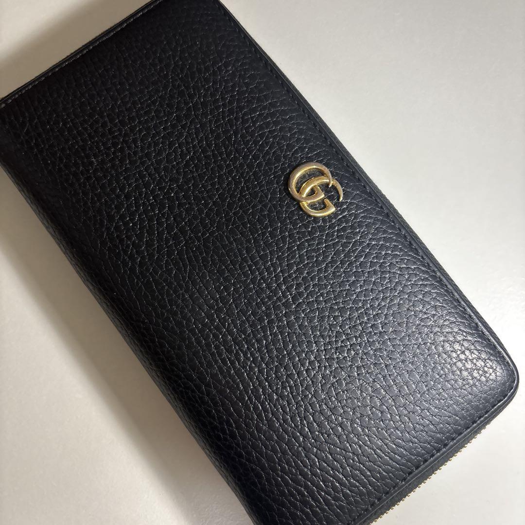 お値下げ２万円台に❣️GUCCI 黒 レザー 二つ折り財布　さらに値下げ