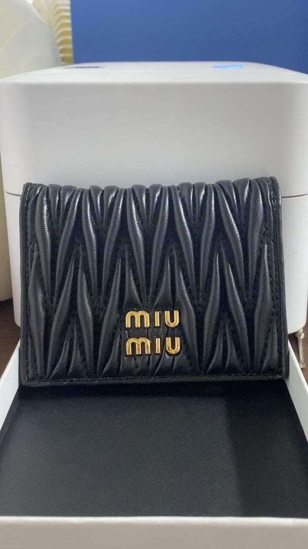 miu miu ブラック 二つ折り財布
