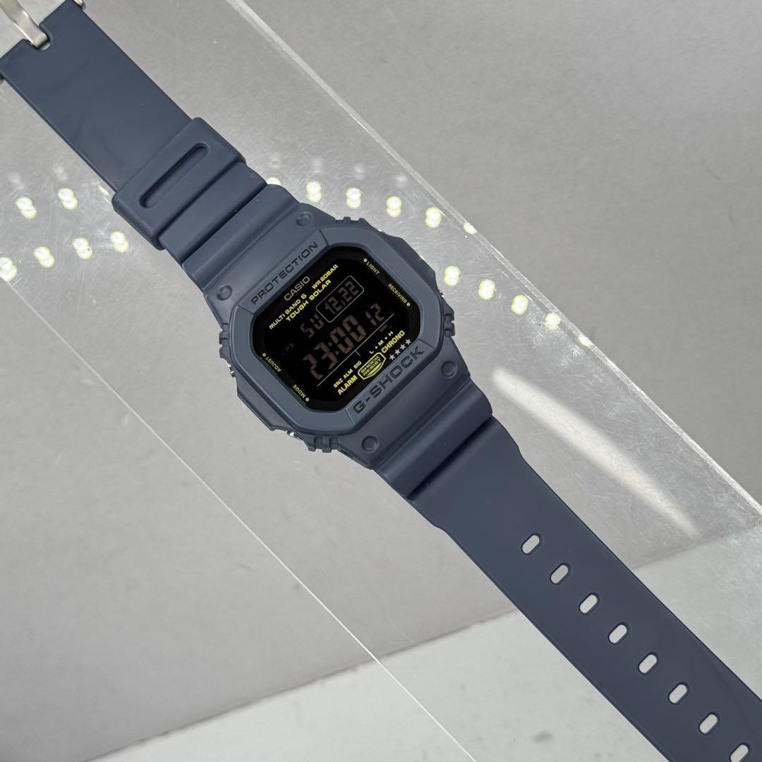 極美品 G-SHOCK GW-M5610NV 電波ソーラー ネイビー 反転液晶