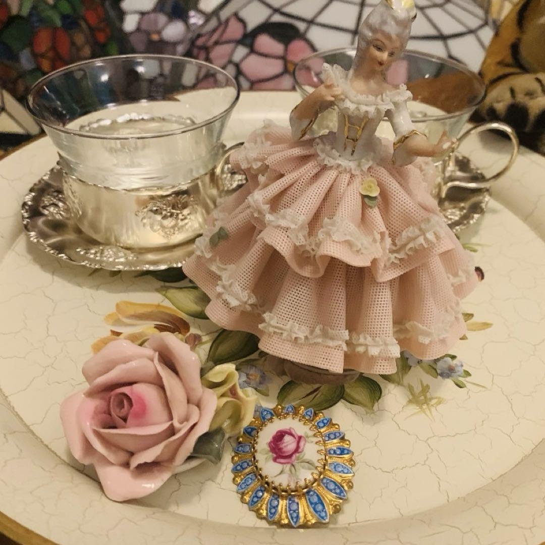 希少!】西ドイツ製 ヴィンテージ 花柄 陶器ブローチ ゴールド