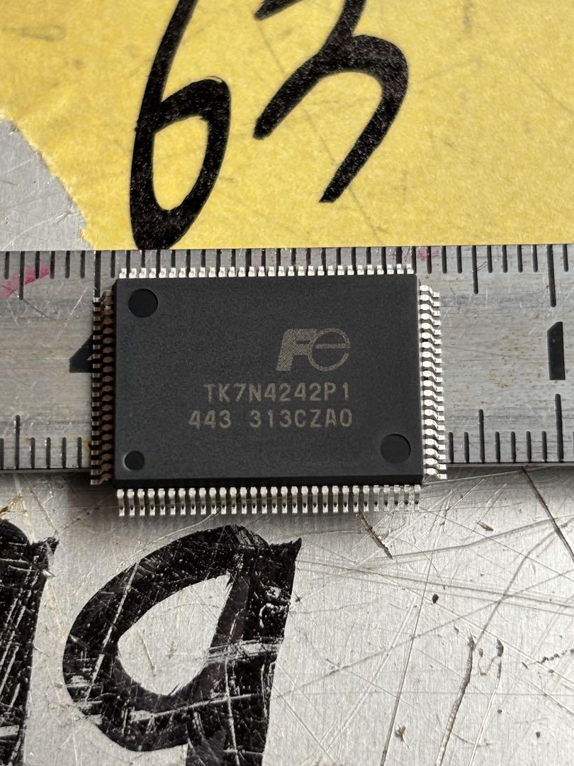 330個。電子部品ICチップ TK7N4242P1。新品同様。未使用。長期