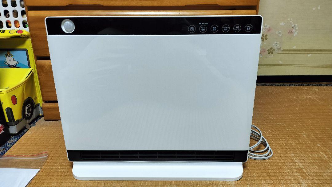 スリーアップ セラミックファンヒーター HEAT WIDE SLIM