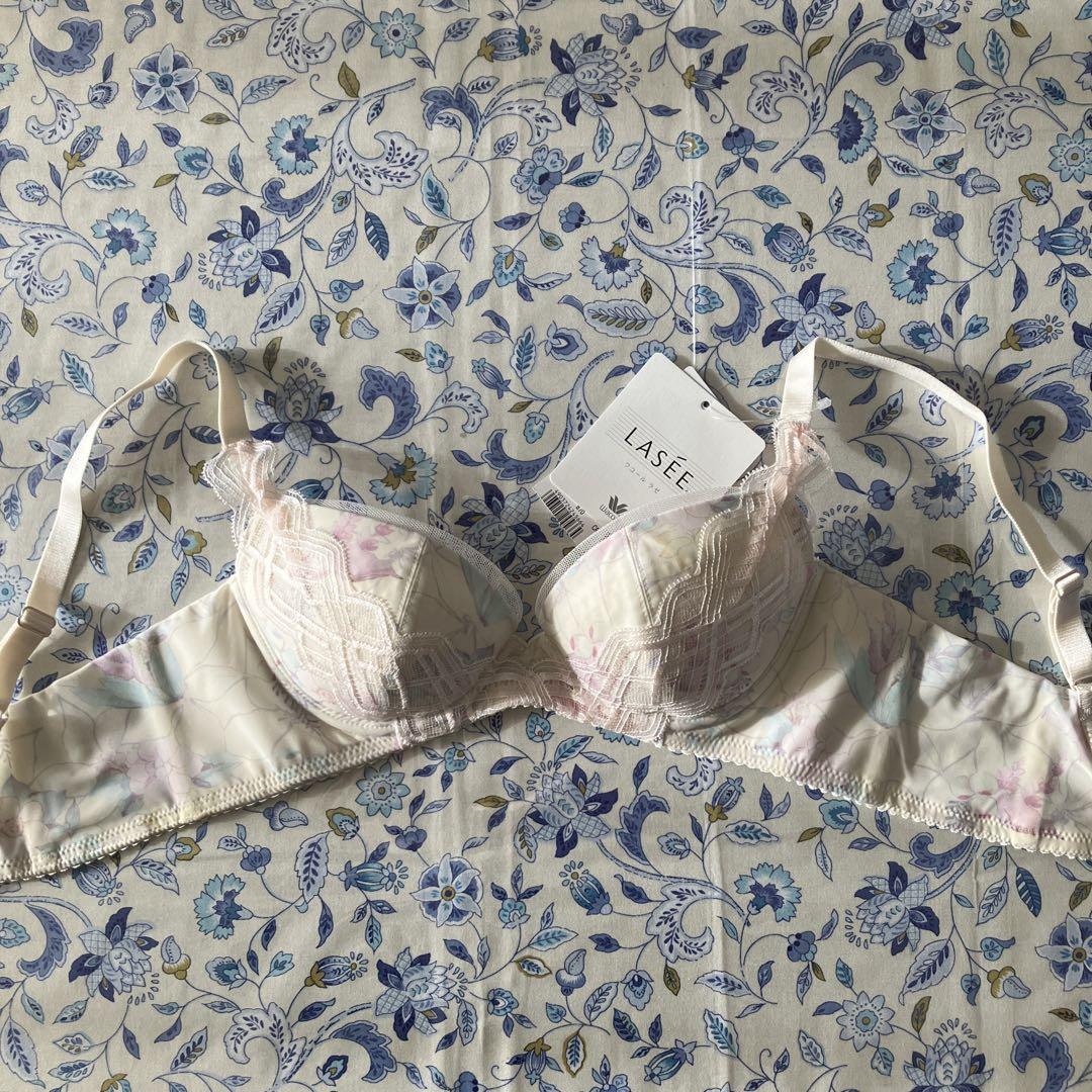 Wacoal LASÉE ブラジャー ホワイト・ピンク