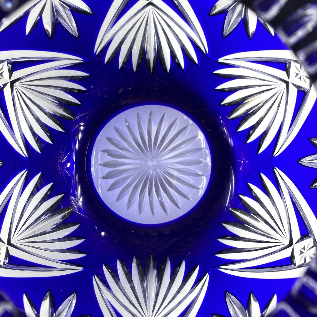 バカラ高級ライン　珍品被せ青ガラス　切子花瓶　共箱　東Y7-0220☆1Fトルコ