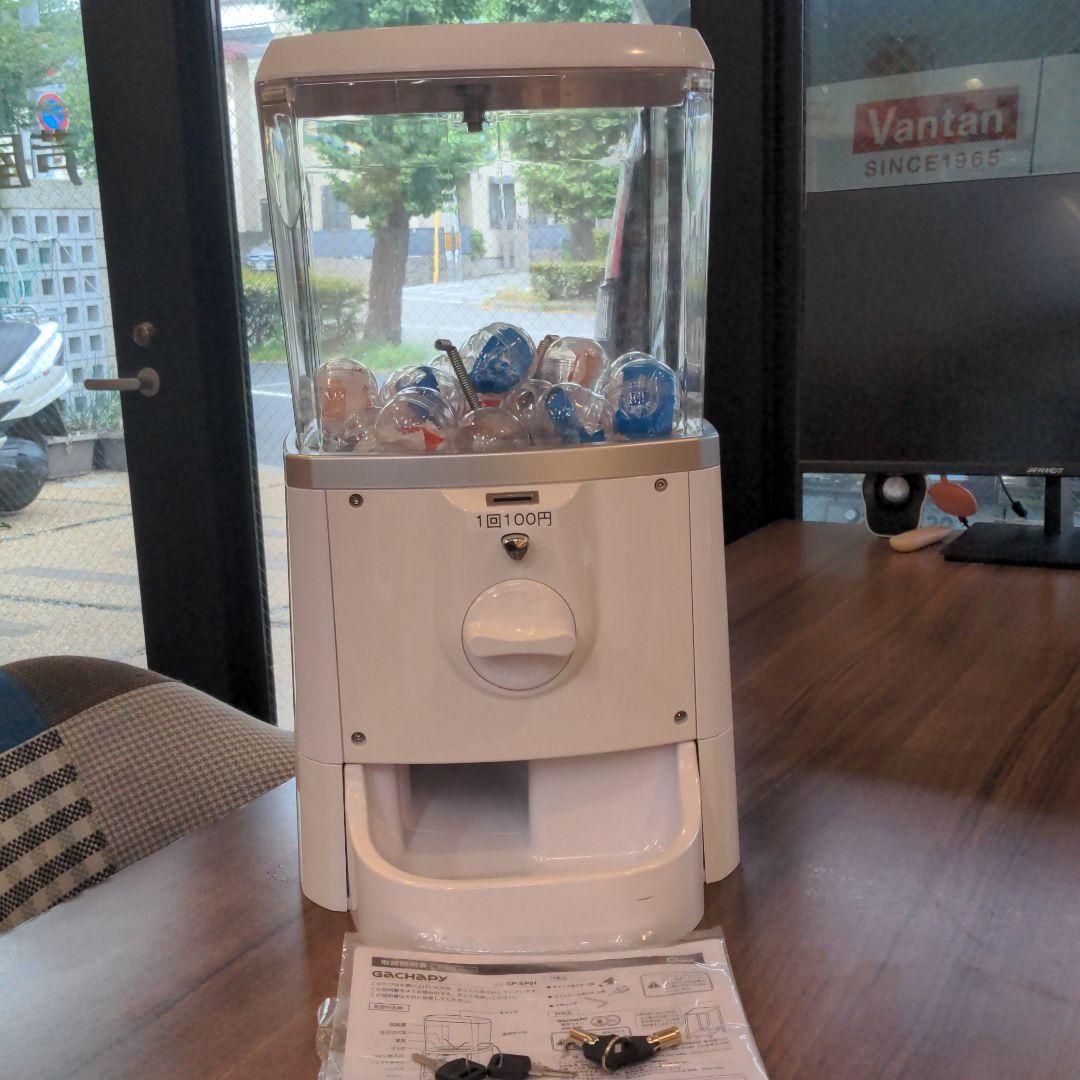 100円ガチャガチャ本体鍵付きガチャッピー