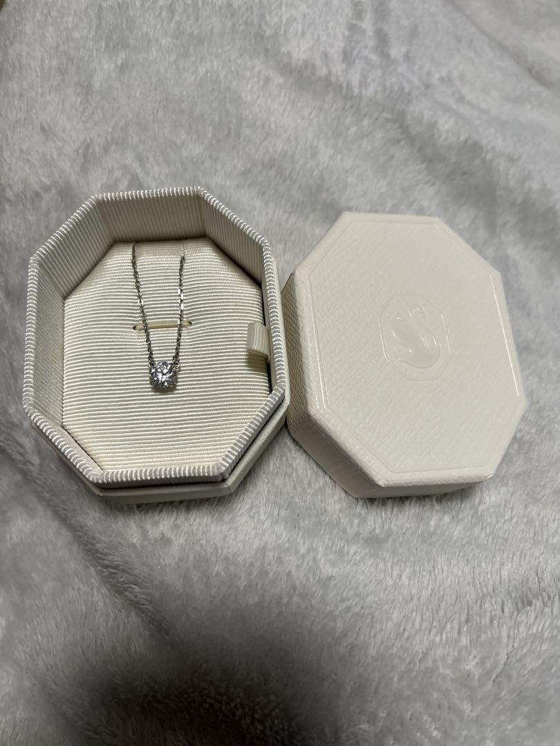Swarovski Stillaペンダント　ネックレス　スワロフスキー　キラキラ