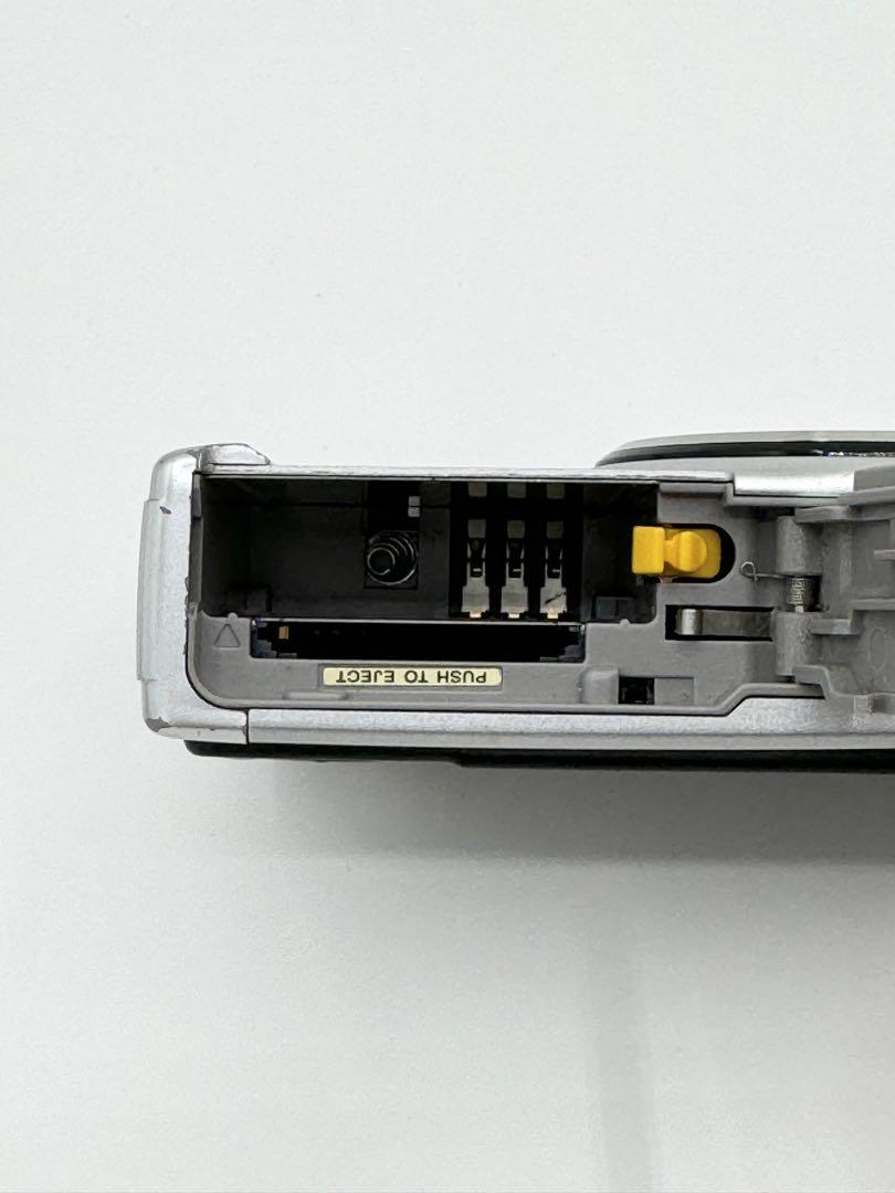 【完動品】　FUJIFILM FinePix F40 デジタルカメラ