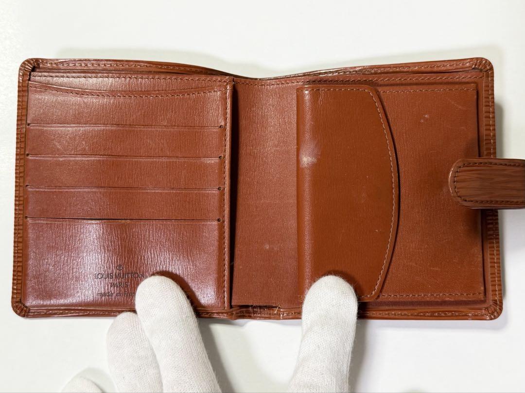 ポルトビエコンパクトエピ 二つ折り財布 希少色 ルイヴィトン