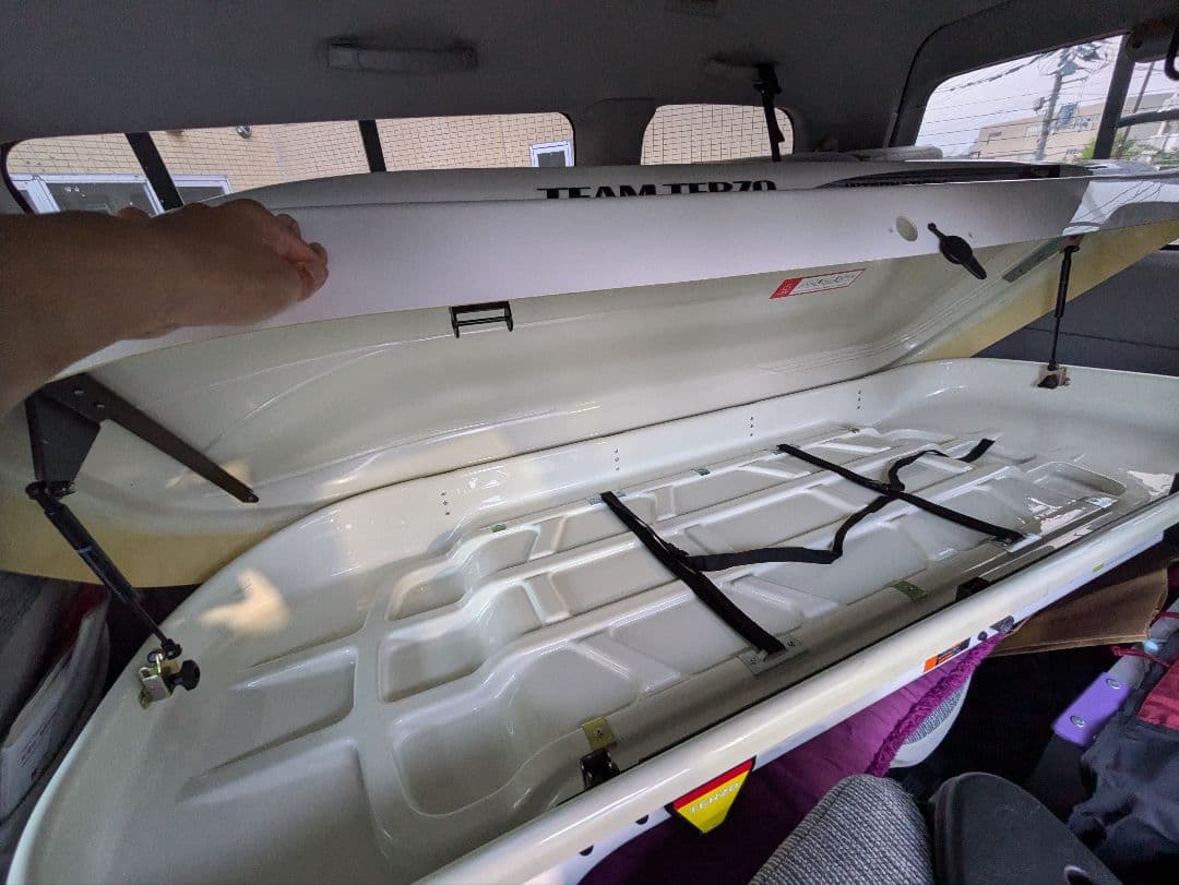 札幌より！手渡しのみです！　TERZO ルーフボックス　ローライダー　美品