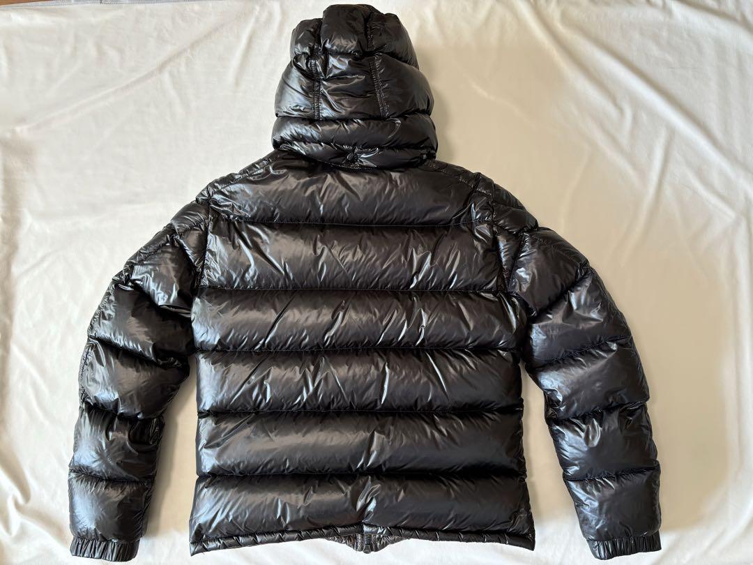 Moncler ダウンジャケット 黒