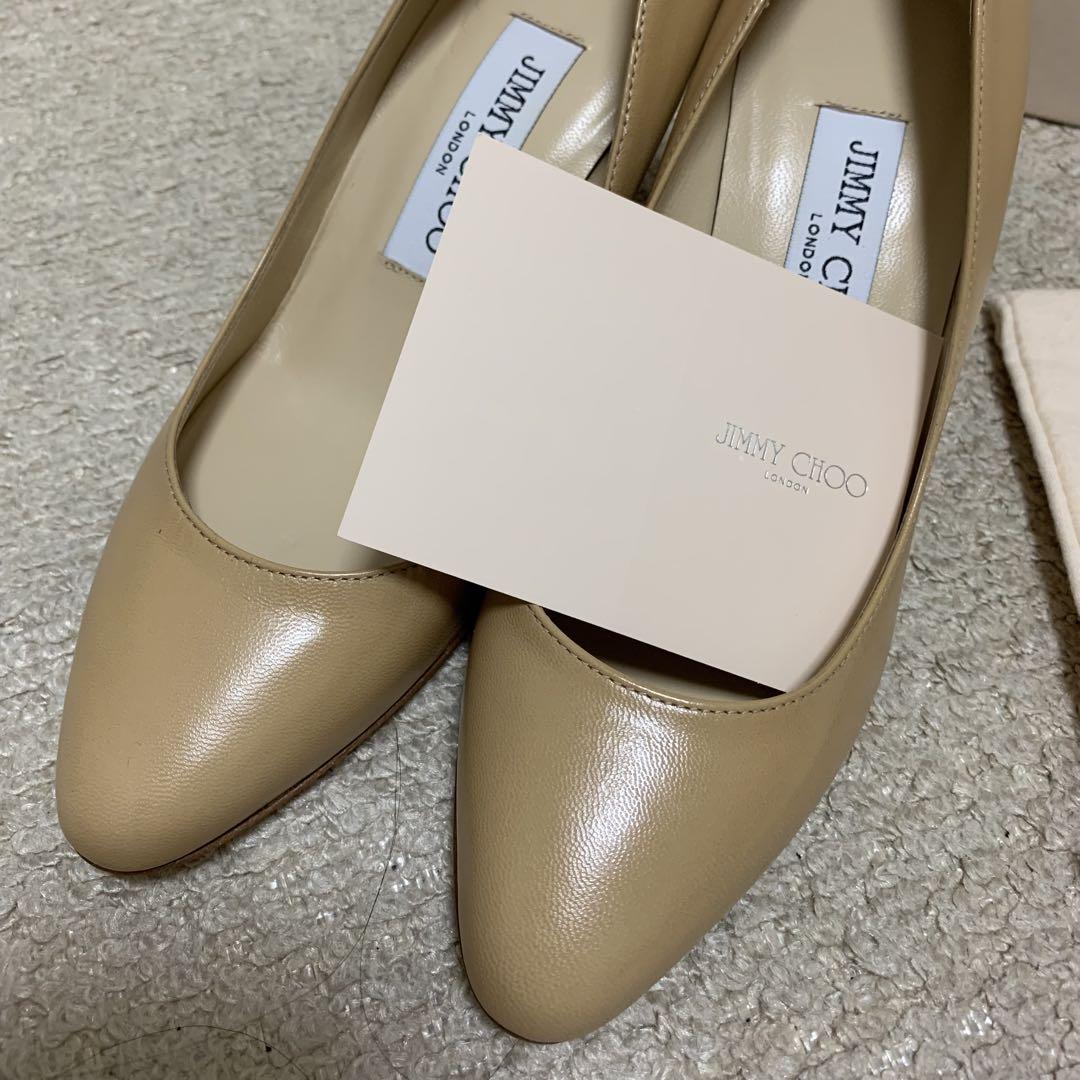 【新品】ジミーチュウ　ベージュパンプス