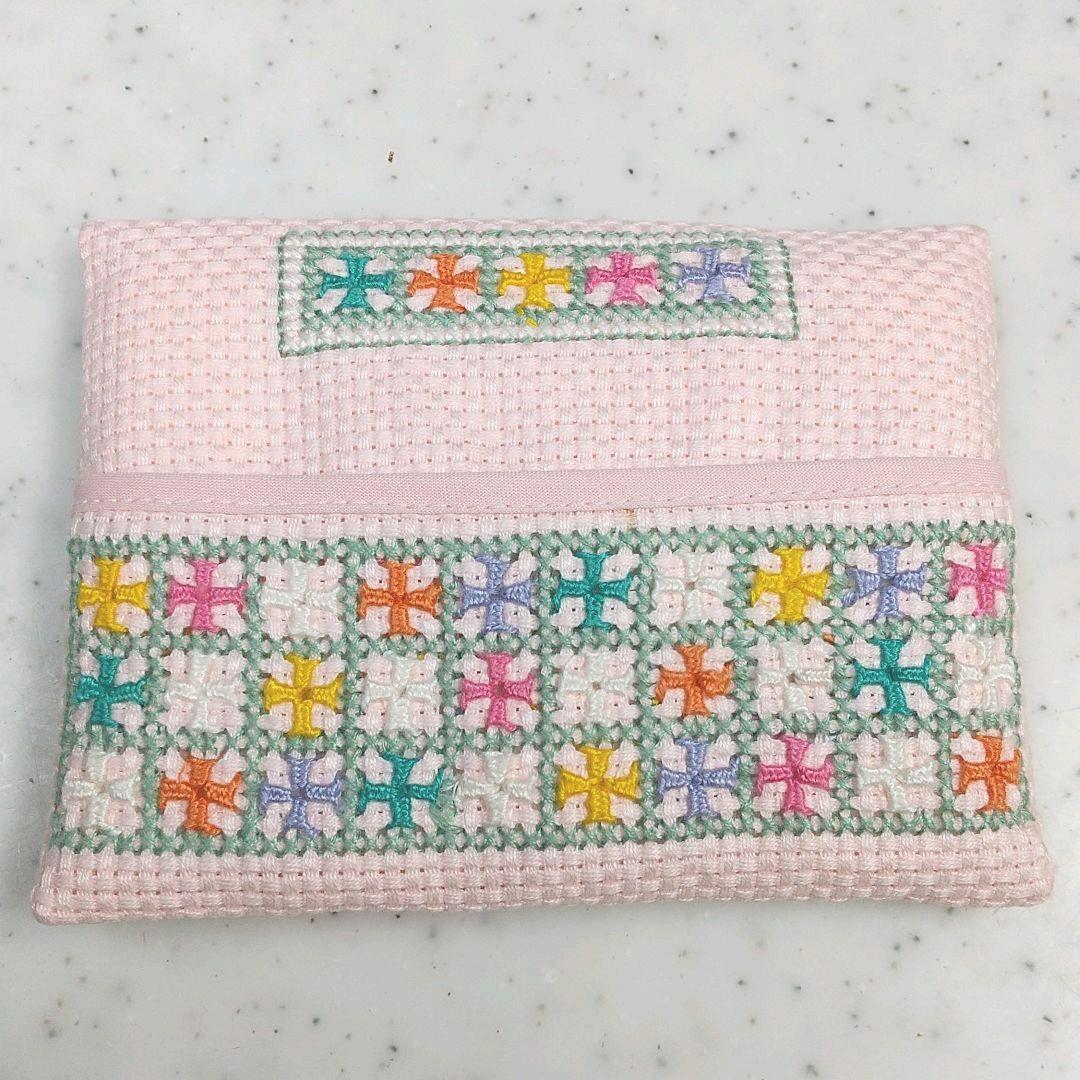 ハンドメイド 手刺繍のポケットティッシュケース クロスステッチ