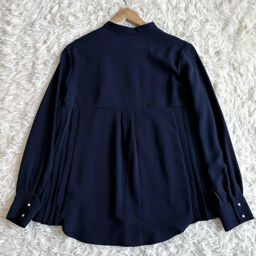 シップス　ストレッチ ジョーゼット プリーツ ブラウス　25SS ネイビー