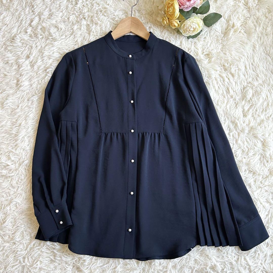 シップス　ストレッチ ジョーゼット プリーツ ブラウス　25SS ネイビー