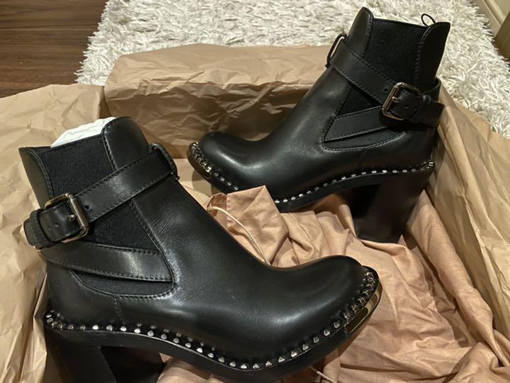 MIU レザーブーツ 超歓迎された MIU レザーブーツ 超歓迎された