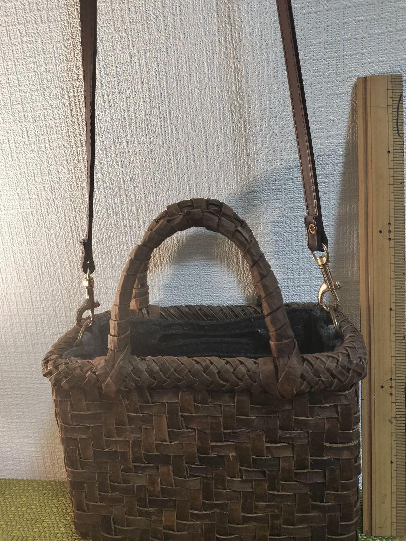 胡桃の皮 かごバッグ