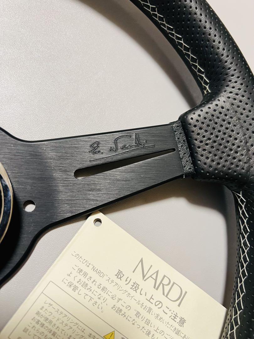 ナルディ(NARDI)クラシックレザーステアリング 13インチ　正規品