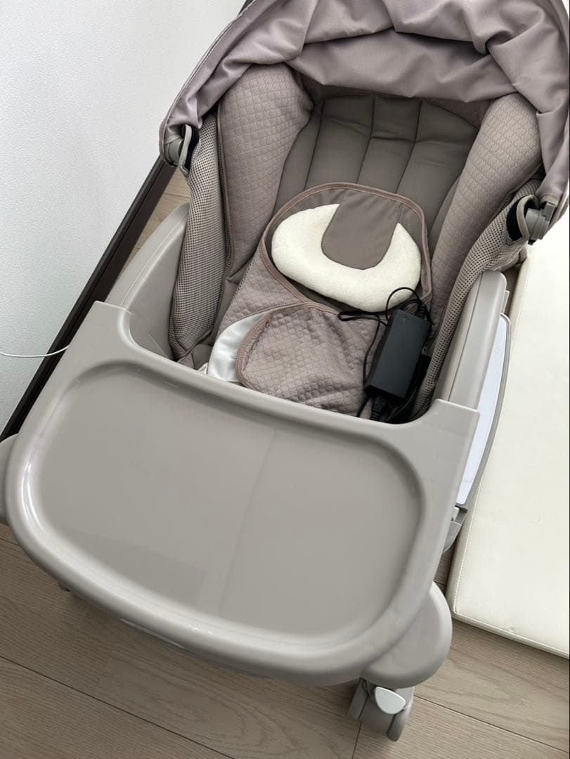 Aprica ユラリズムオート プレミアム ムーンロック