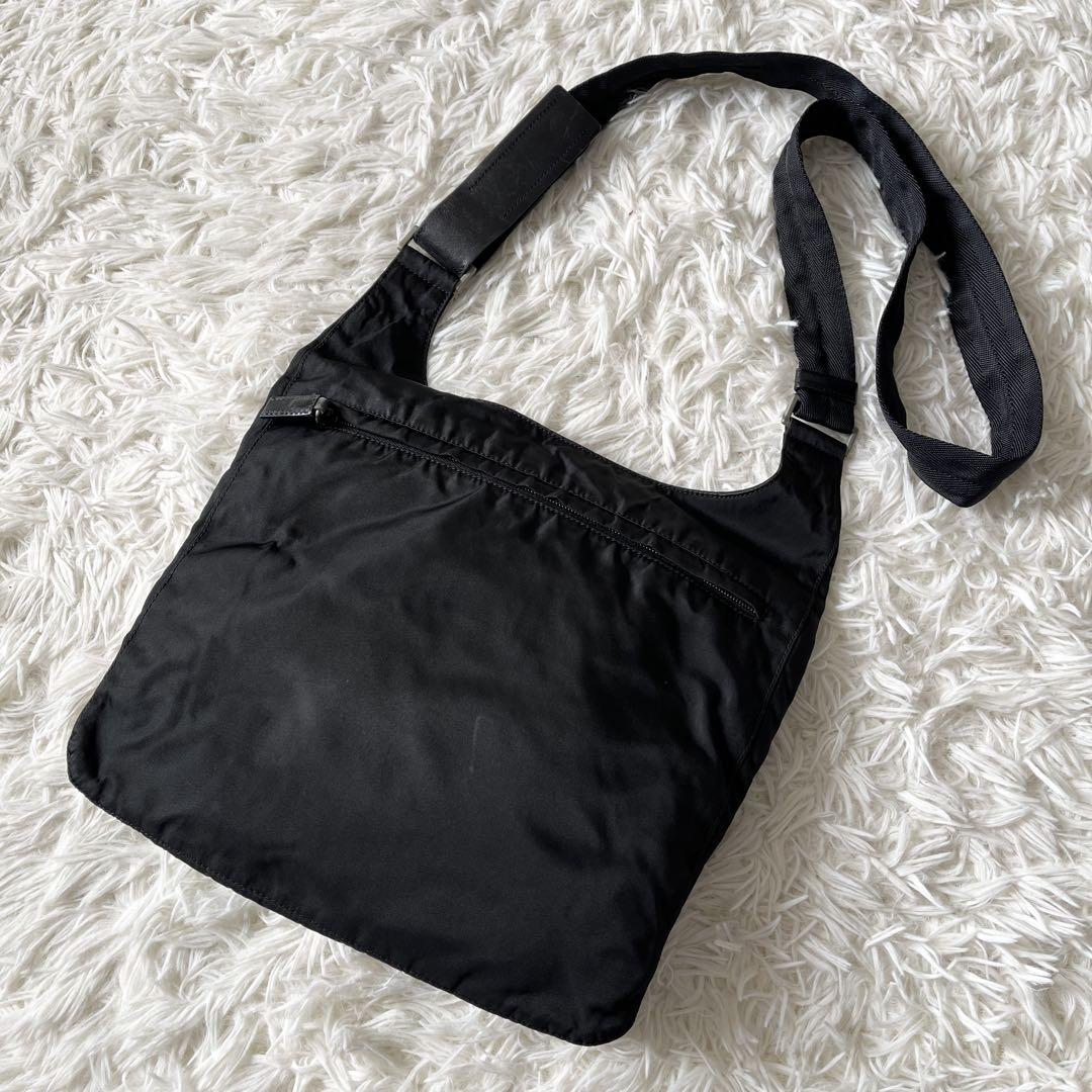 【美品】　PRADA ショルダーバッグ　ブラック　黒　ナイロン