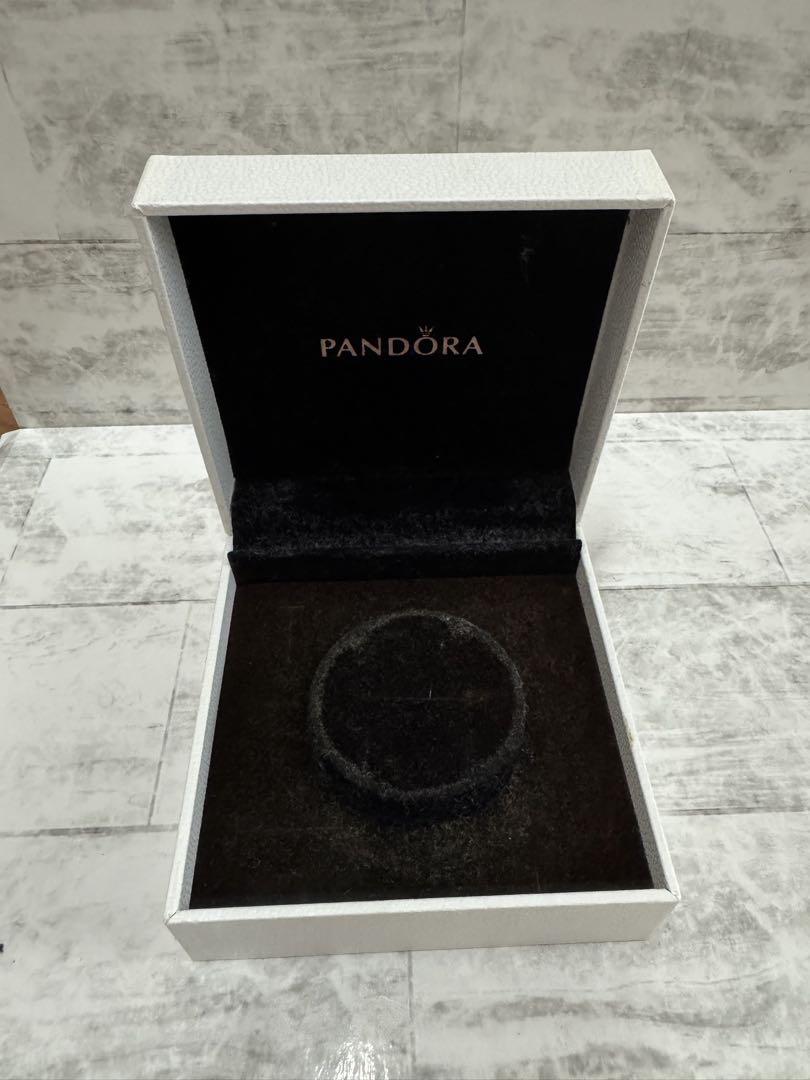 Pandora チャーム付きブレスレット