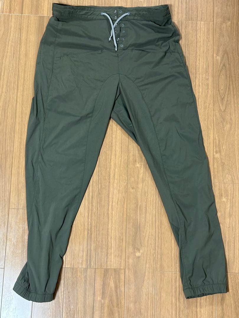 houdini swift pantsフーディニスイフト　ベアマークグリーン美品