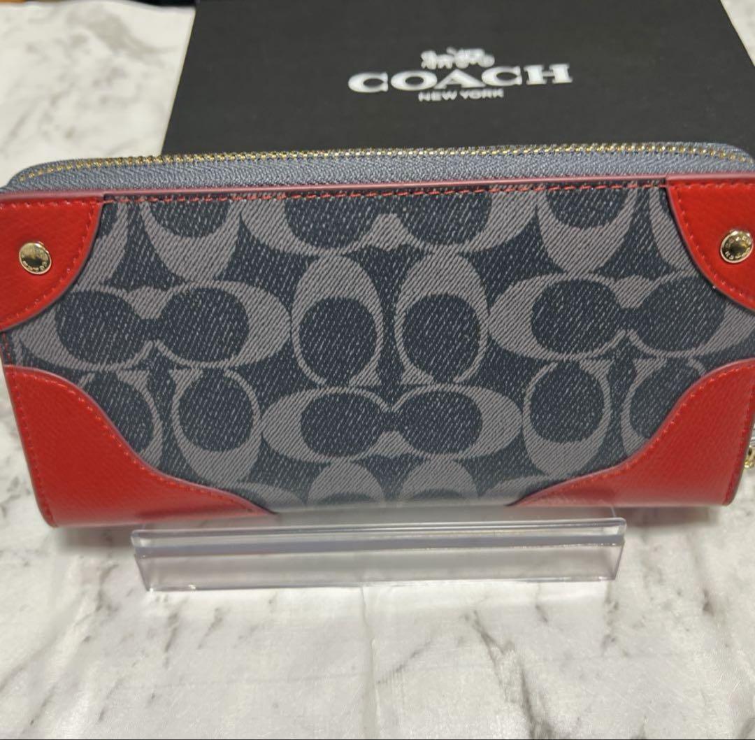 COACH 長財布 シグネチャー レッドラウンドファスナー新品未使用