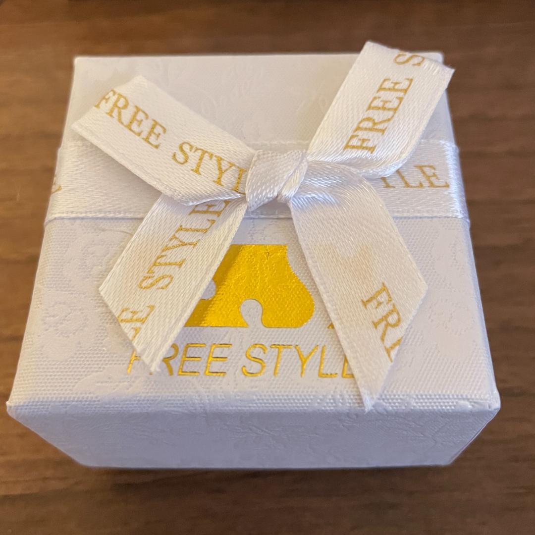 新品未使用 FREE STYLE クラシックメダル シルバーネックレス