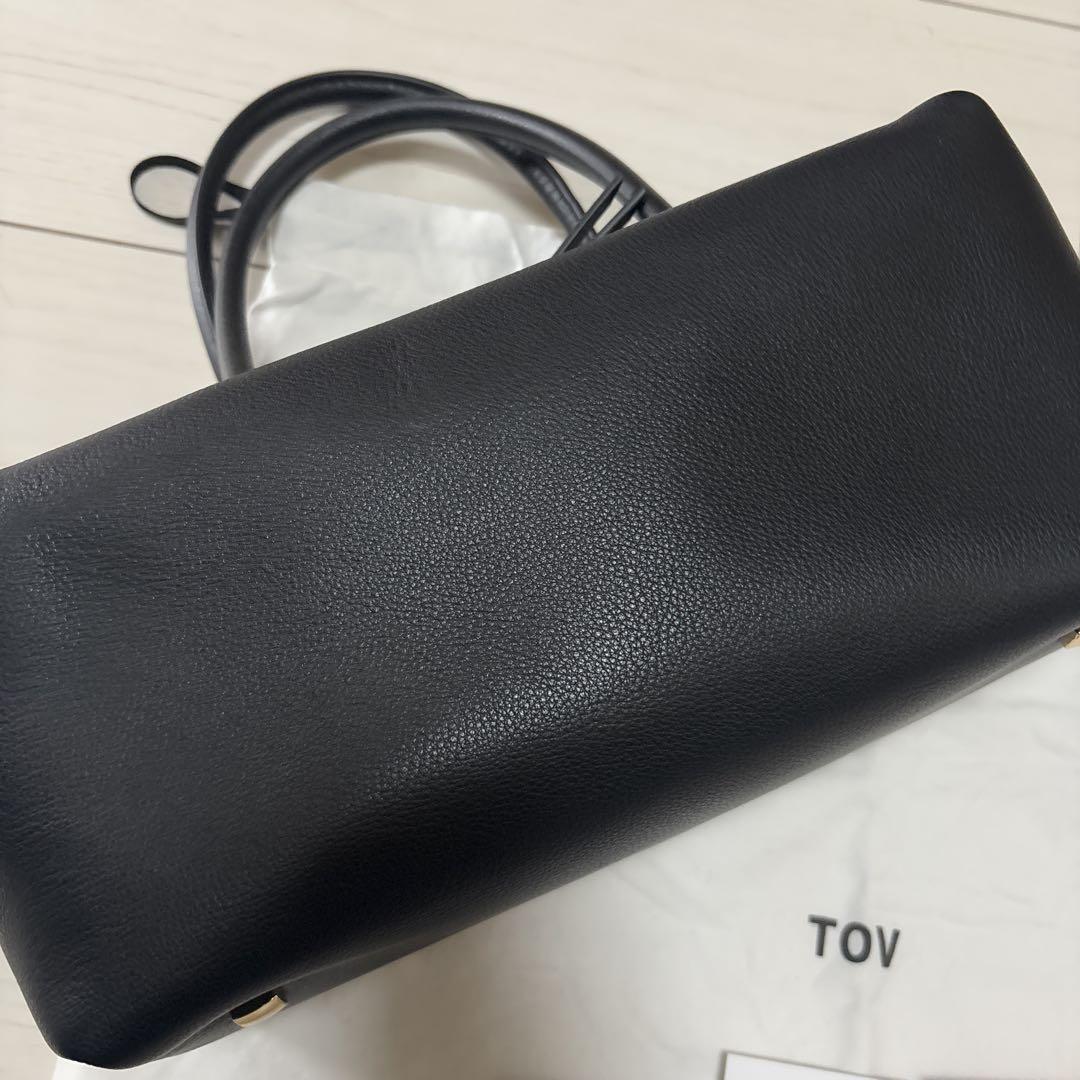 美品 TOV バッグ ボストンCONNIE WIDE ドーヴ 牛革 ハンドバッグ