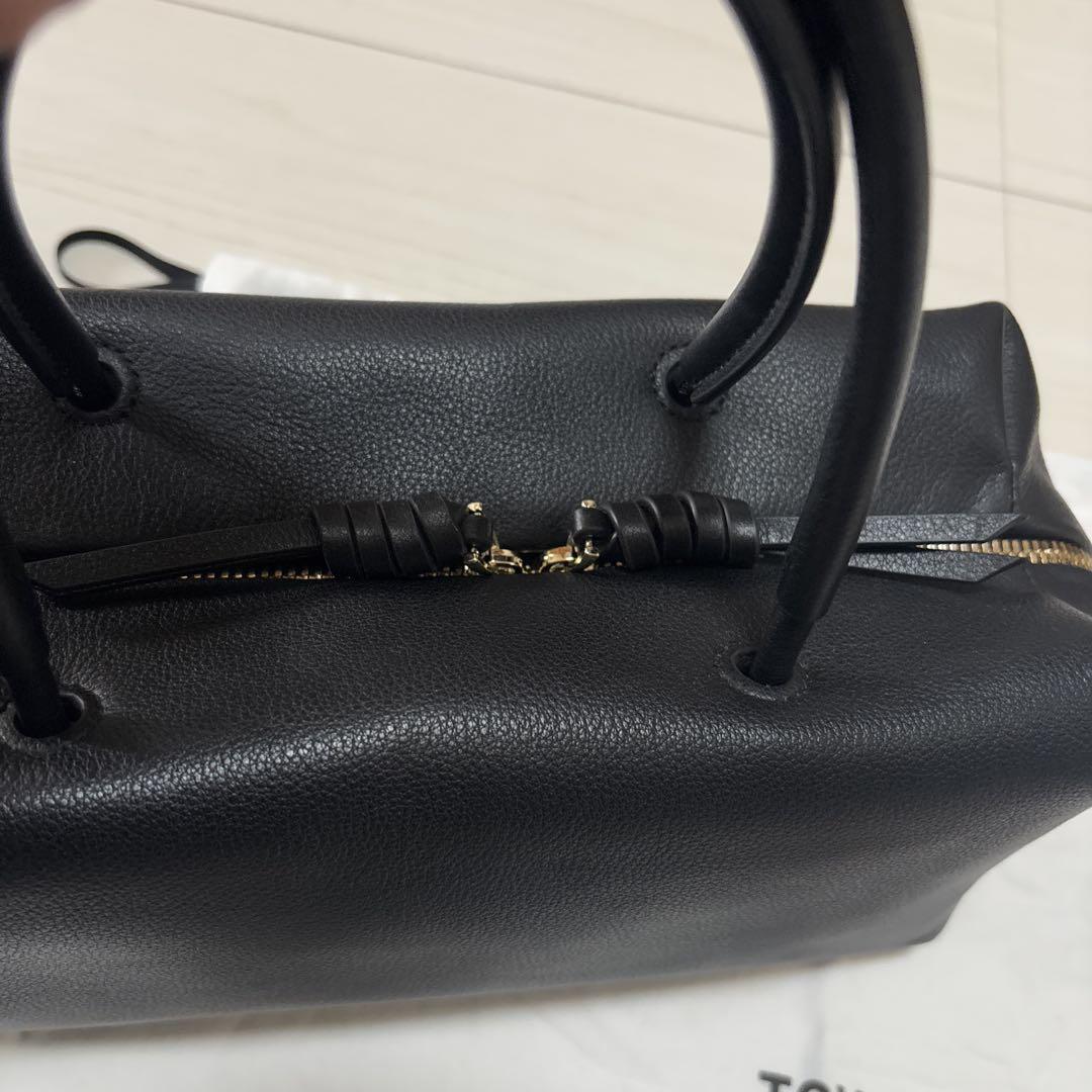 美品 TOV バッグ ボストンCONNIE WIDE ドーヴ 牛革 ハンドバッグ