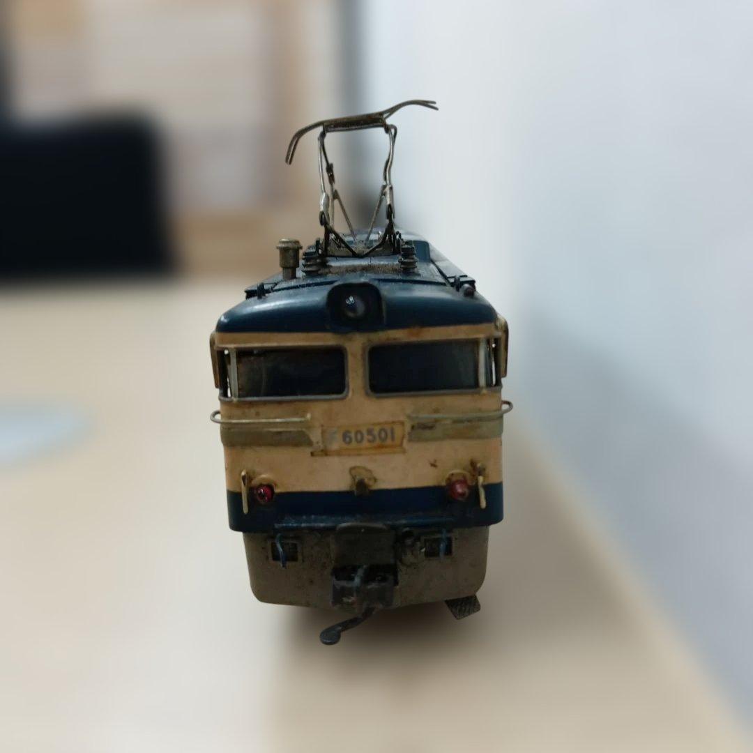 鉄道模型 HOゲージ EF60 501号機 ジャンク 塗装ハゲ 部品欠損 鉄道模型 HOゲージ EF60 501号機 ジャンク 塗装ハゲ 部品欠損 - メルカリ