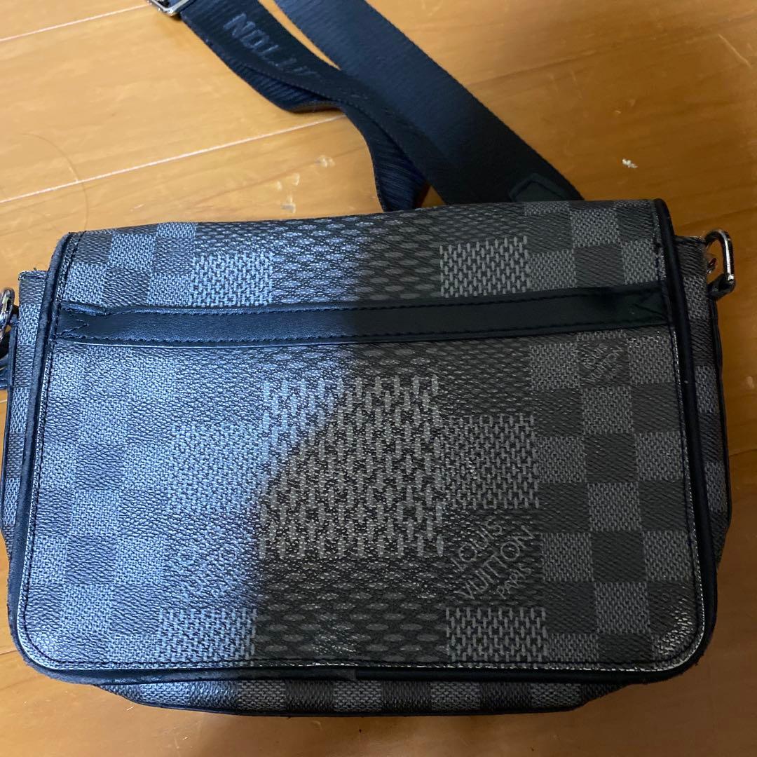 ルイ・ヴィトンのダミエ・グラフィット ステュディオ・メッセンジャーバッグ ルイ・ヴィトンのダミエ・グラフィット ステュディオ・メッセンジャーバッグ