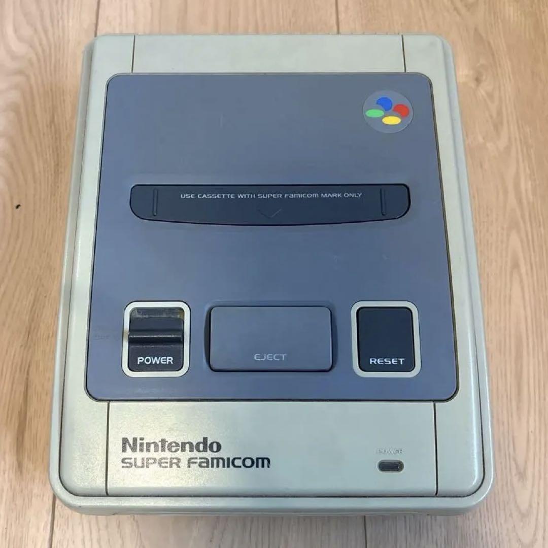 スーパーファミコン 本体　Nintendo スーファミ　レトロゲーム