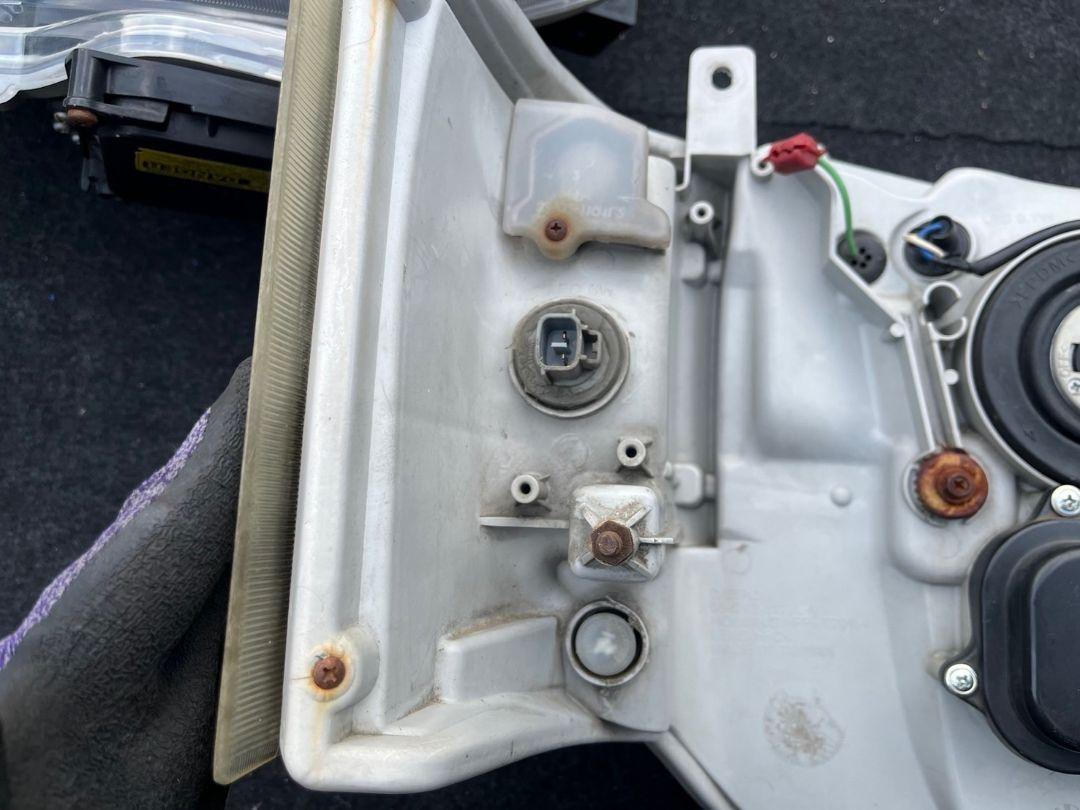 ハイエース200系 DEPO HIDヘッドライト左右