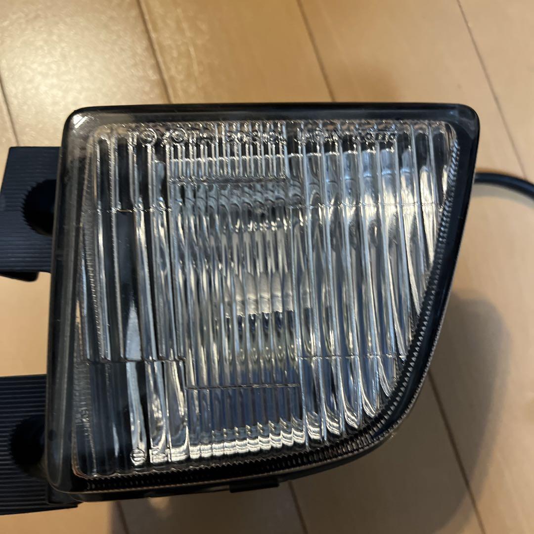 ハイエース　100系後期ワゴン　純正フォグランプ左右