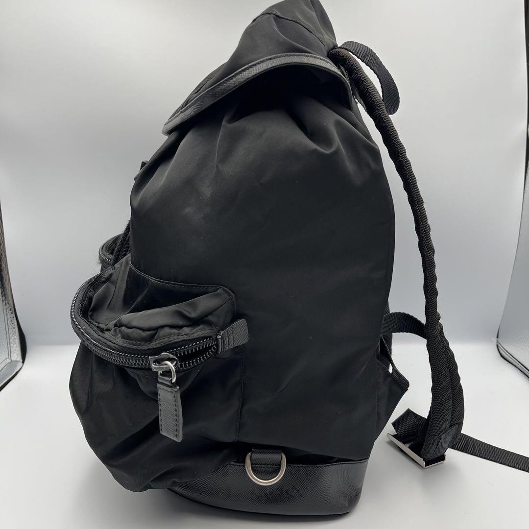 美品 プラダ リュック 三角ロゴ ナイロン レザー 巾着型 ブラック
