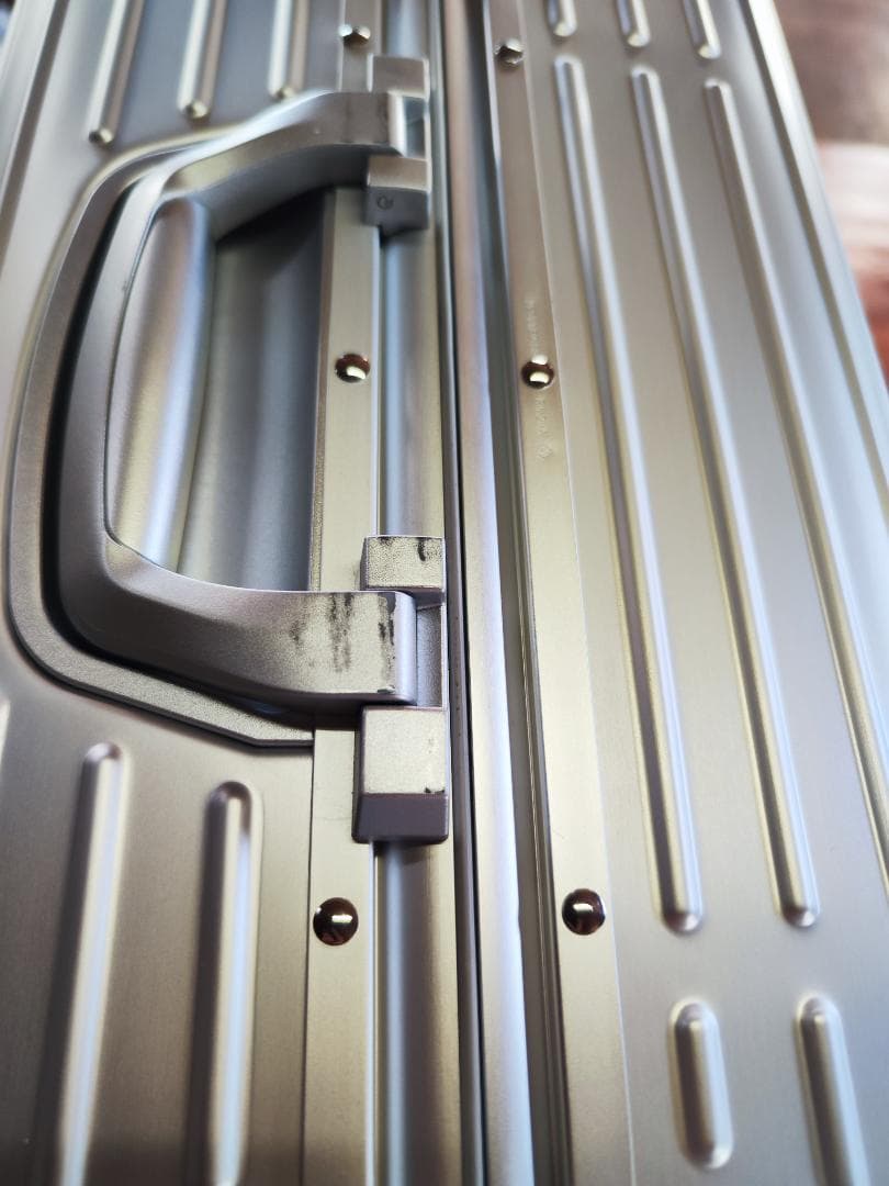 RIMOWA シルバー スーツケース RIMOWA シルバー スーツケース