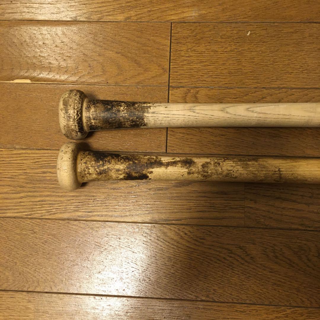 プロ野球 折れたバット２本