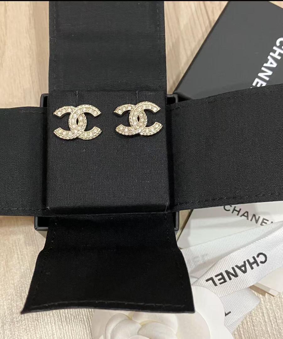 CHANEL ゴールド ダブルCロゴ ピアス CHANEL ダブルCロゴ ピアス - メルカリ