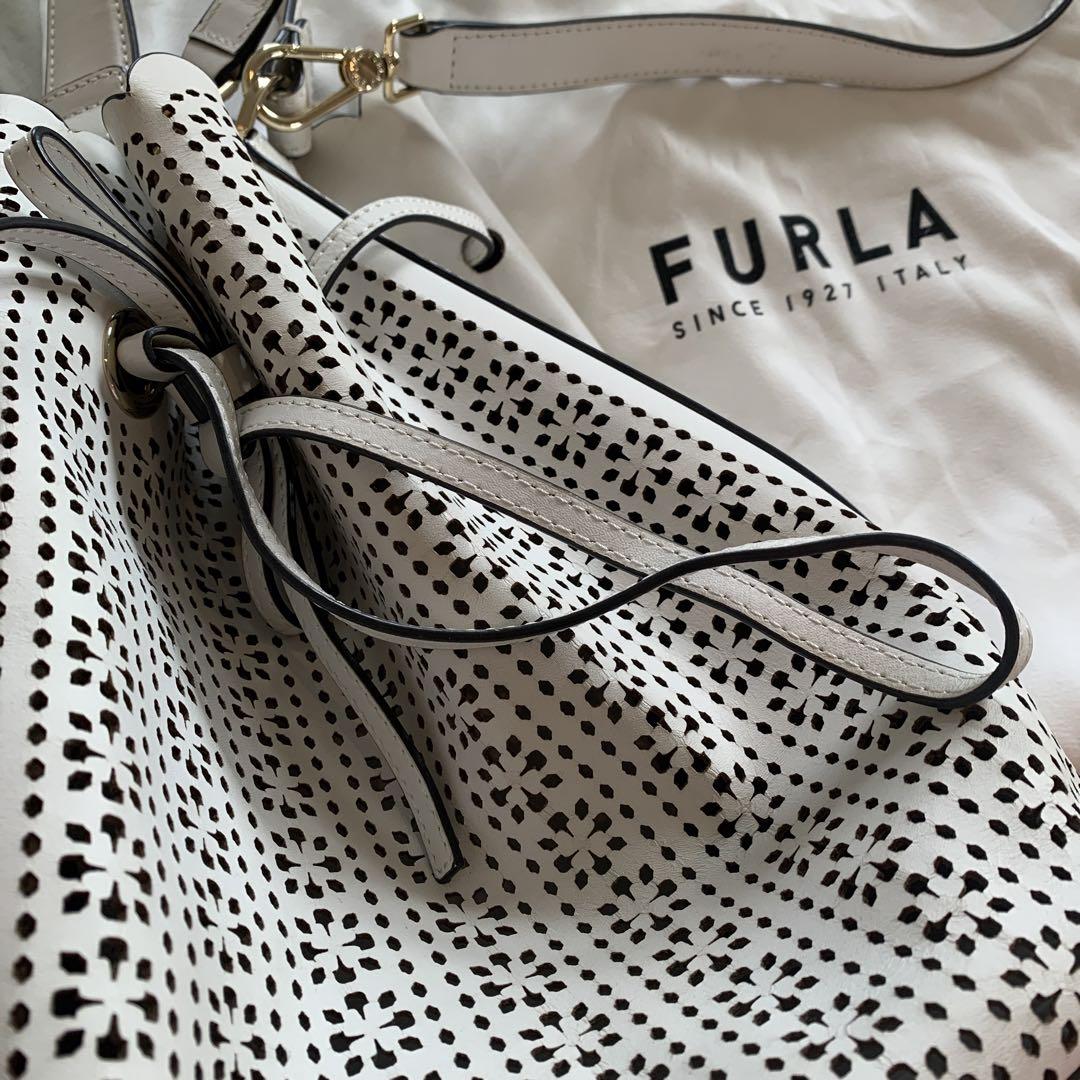 ら*び様 FURLA バケツバッグ ホワイト その他　おまとめ売り